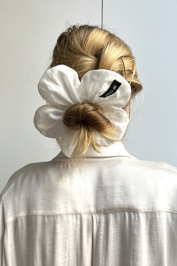 Flow SCRUNCHIE