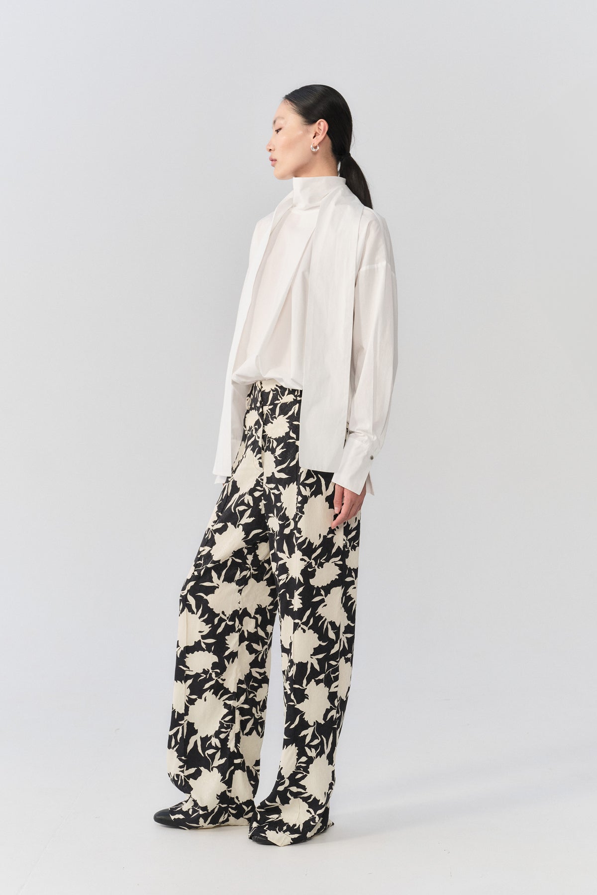 Arion Pants Black and White