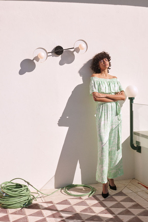 Limited-edition satin-printed off-shoulder jumpsuit eikō ai